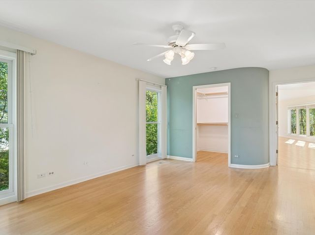 205 Bradford Court, Lake Bluff, IL 60044