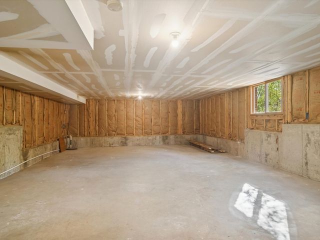 205 Bradford Court, Lake Bluff, IL 60044