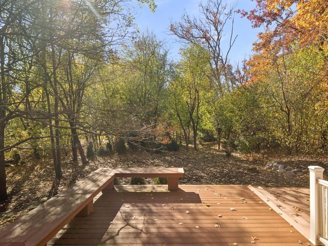 205 Bradford Court, Lake Bluff, IL 60044