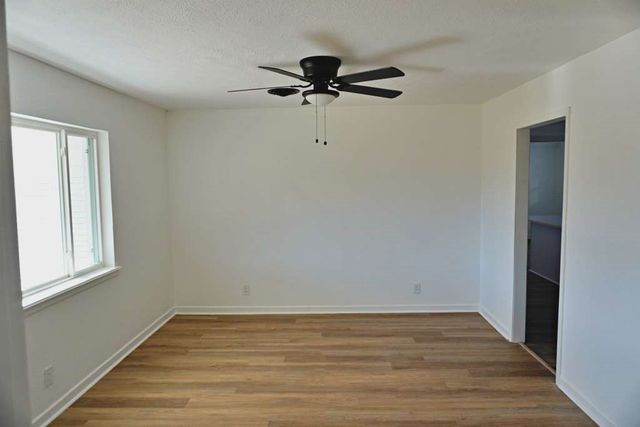 1112 Karla Drive, Hurst, TX 76053