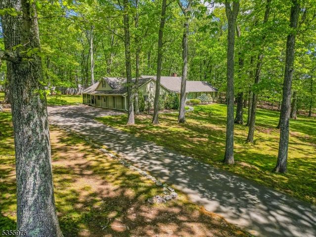 14 William Barnes Road, Raritan Twp., NJ 08822