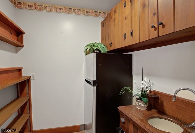 14 William Barnes Road, Raritan Twp., NJ 08822