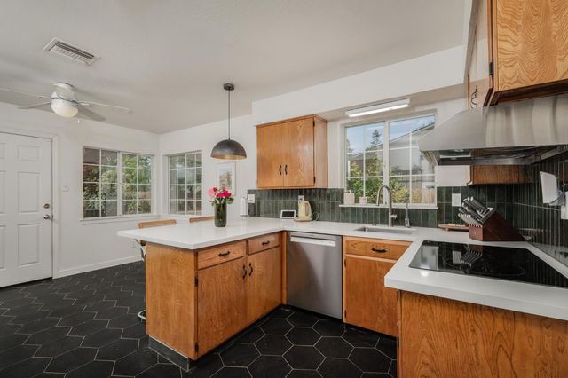 6229 Wildomar Way, Carmichael, CA 95608