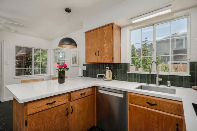6229 Wildomar Way, Carmichael, CA 95608