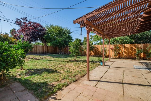 6229 Wildomar Way, Carmichael, CA 95608