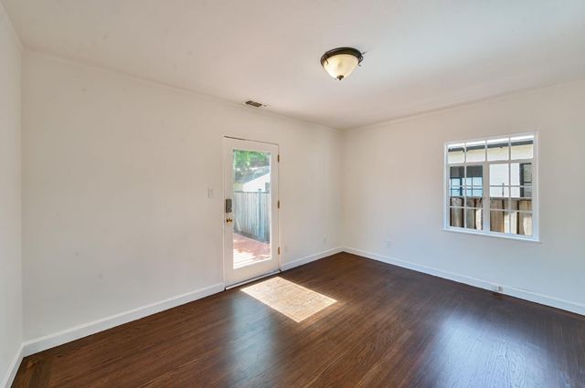 2565 14th St, Sacramento, CA 95818