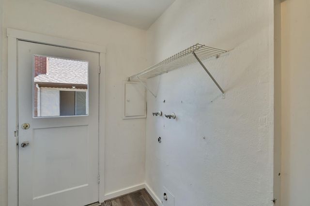 2565 14th St, Sacramento, CA 95818