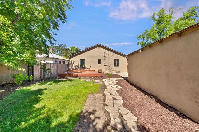 2565 14th St, Sacramento, CA 95818