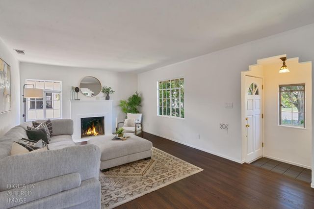 2565 14th St, Sacramento, CA 95818