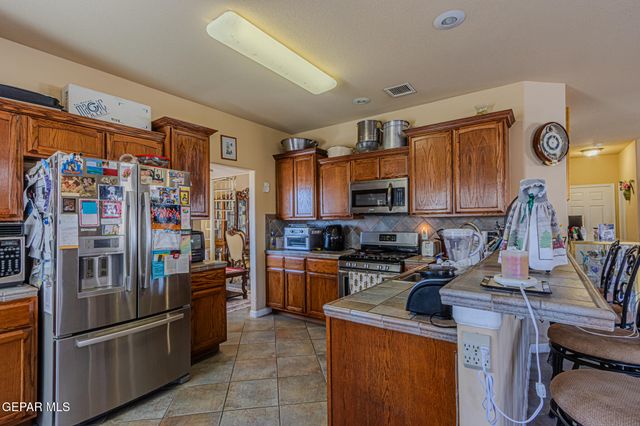 500 GINA VEGA Drive, Canutillo, TX 79835