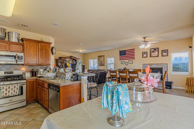 500 GINA VEGA Drive, Canutillo, TX 79835