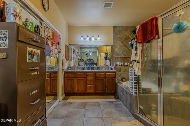 500 GINA VEGA Drive, Canutillo, TX 79835