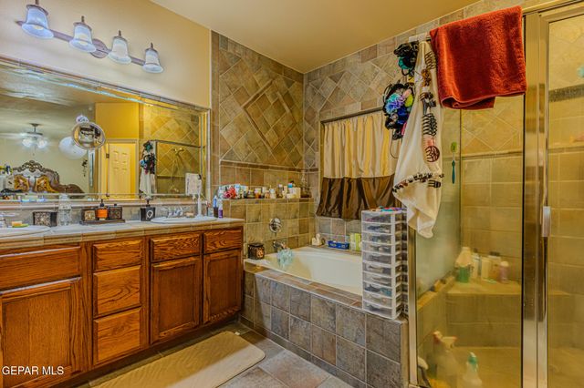 500 GINA VEGA Drive, Canutillo, TX 79835