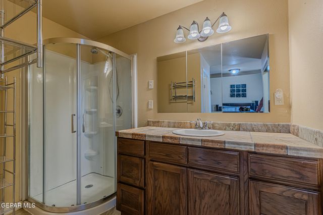 500 GINA VEGA Drive, Canutillo, TX 79835