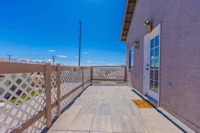 500 GINA VEGA Drive, Canutillo, TX 79835