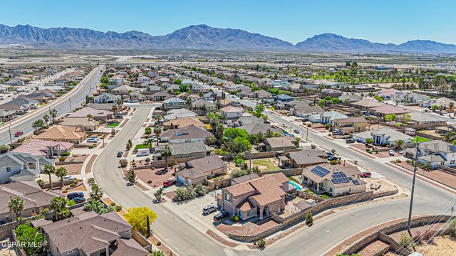 500 GINA VEGA Drive, Canutillo, TX 79835