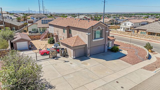 500 GINA VEGA Drive, Canutillo, TX 79835