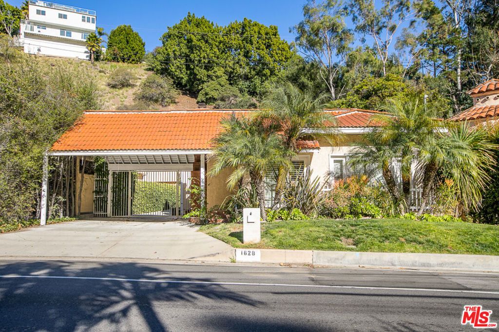 1628 Benedict Canyon Drive, Beverly Hills, CA 90210