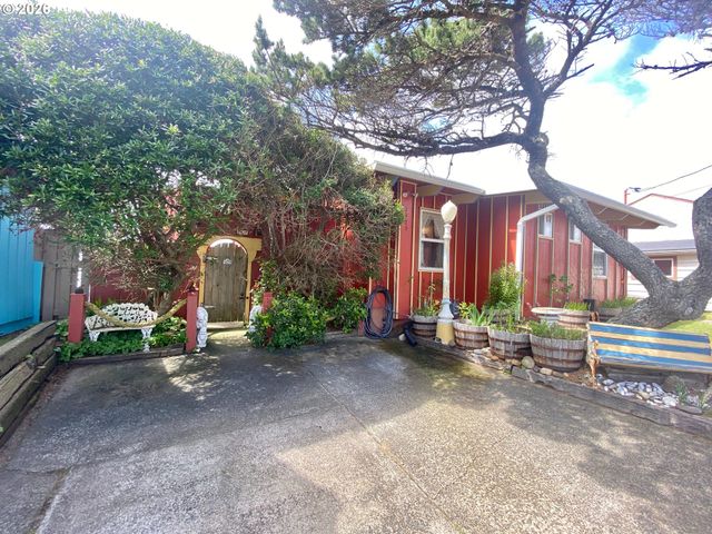 1923 Nw HARBOR Ave, Lincoln City, OR 97367