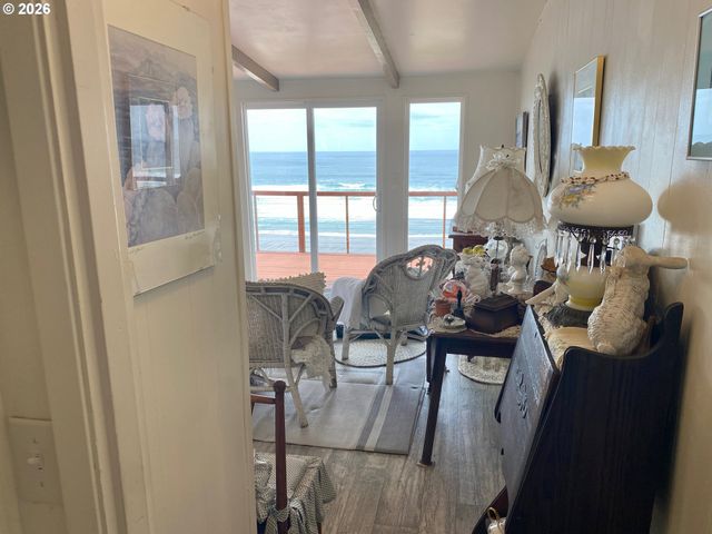 1923 Nw HARBOR Ave, Lincoln City, OR 97367