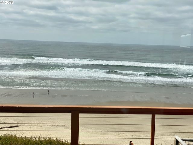 1923 Nw HARBOR Ave, Lincoln City, OR 97367