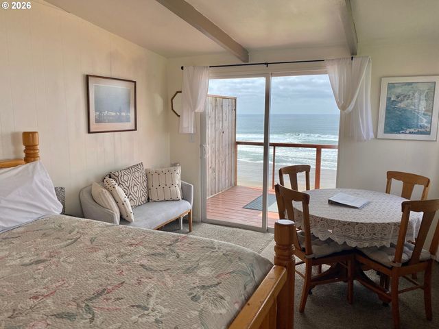 1923 Nw HARBOR Ave, Lincoln City, OR 97367