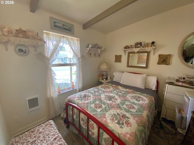 1923 Nw HARBOR Ave, Lincoln City, OR 97367