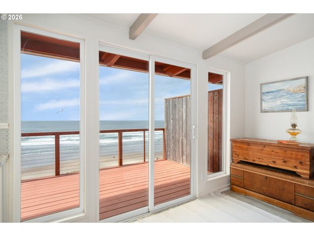 1923 Nw HARBOR Ave, Lincoln City, OR 97367