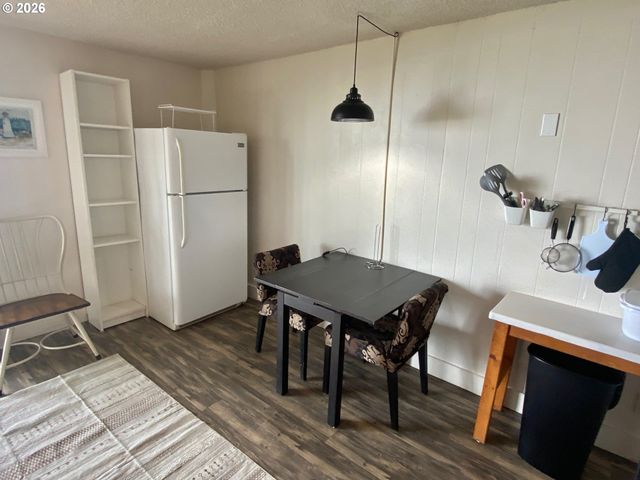 1923 Nw HARBOR Ave, Lincoln City, OR 97367