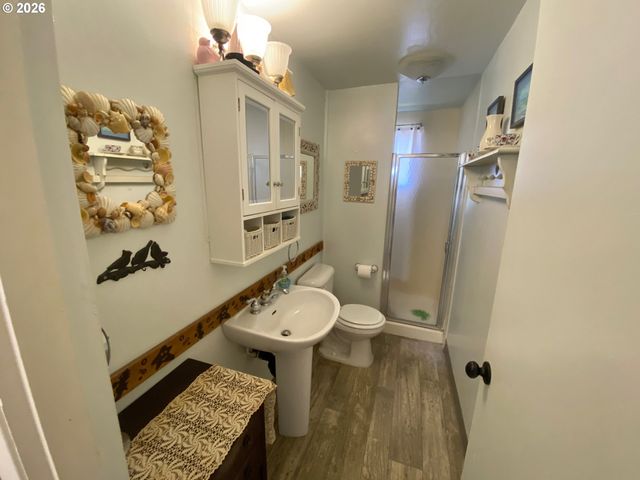 1923 Nw HARBOR Ave, Lincoln City, OR 97367