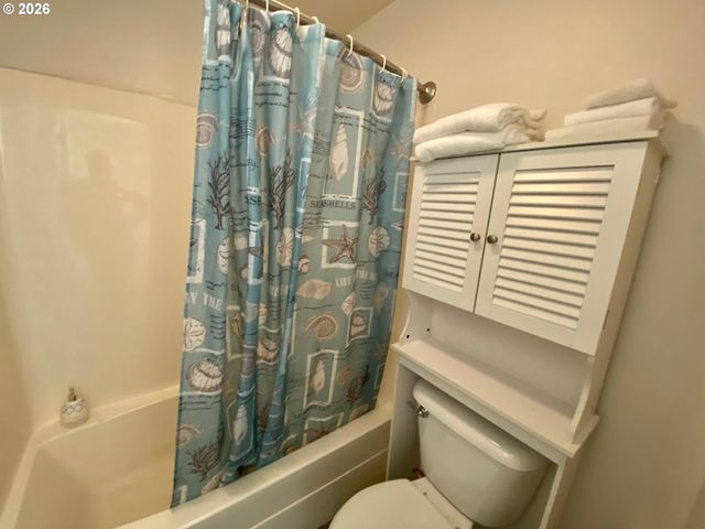 1923 Nw HARBOR Ave, Lincoln City, OR 97367