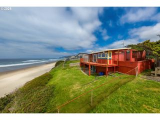 1923 Nw HARBOR Ave, Lincoln City, OR 97367
