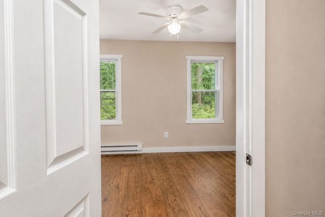 69 Glazer Drive, Bloomingburg, NY 12721