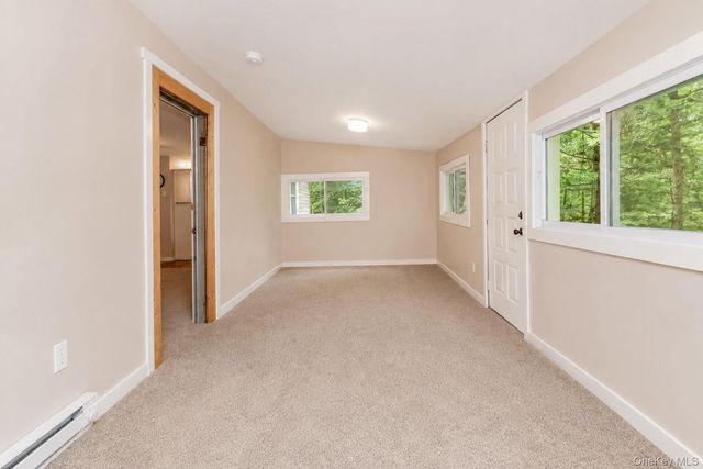 69 Glazer Drive, Bloomingburg, NY 12721