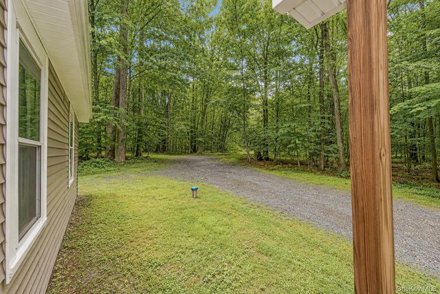 69 Glazer Drive, Bloomingburg, NY 12721
