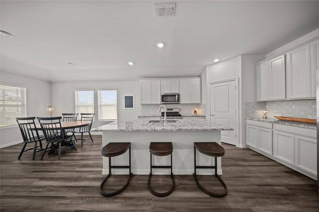 Image 25 of property listing at 2820 Field Street, Celina, TX 75009