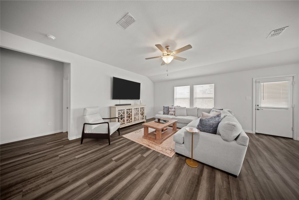 Image 27 of property listing at 2820 Field Street, Celina, TX 75009
