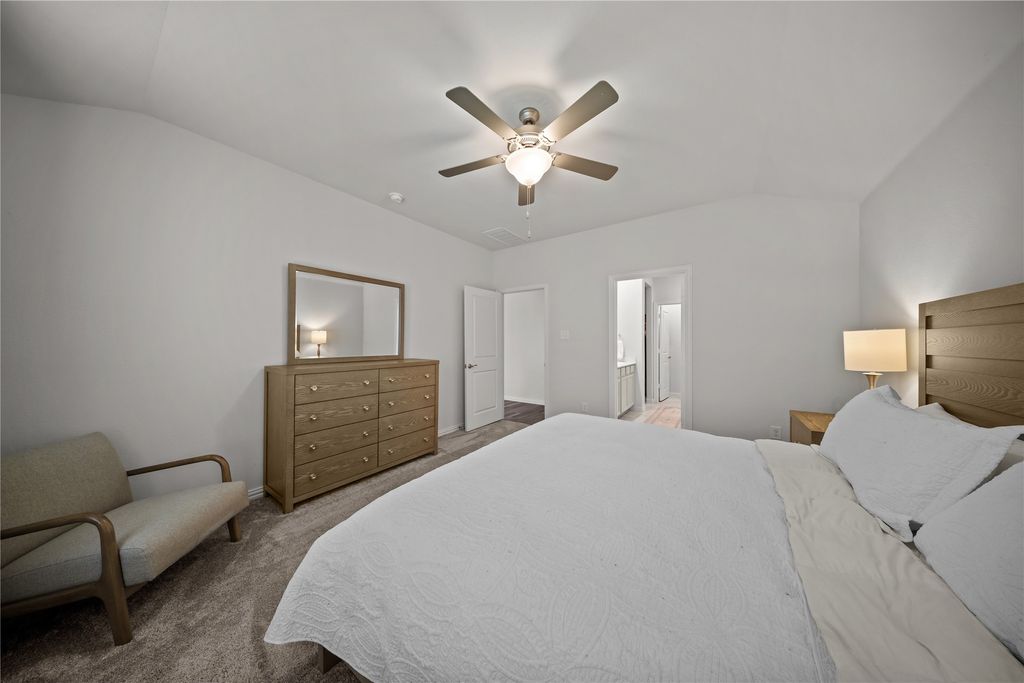 Image 8 of property listing at 2820 Field Street, Celina, TX 75009
