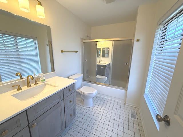 171 N Clare Court, Wood Dale, IL 60191