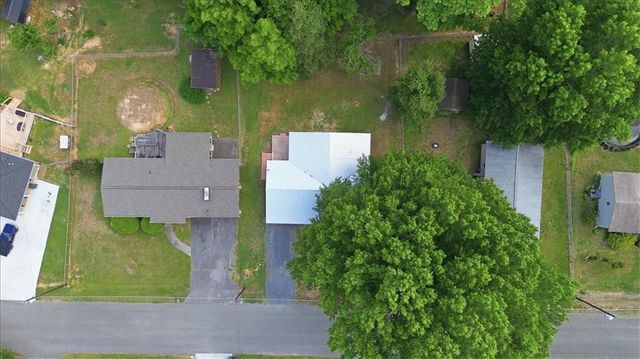 911 Bomar Street, La Fayette, GA 30728