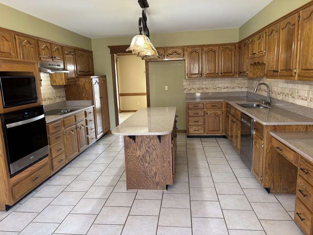 599 FORESTDALE DR, Collierville, TN 38017