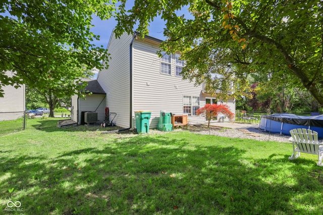 6677 Wimbledon Drive, Zionsville, IN 46077