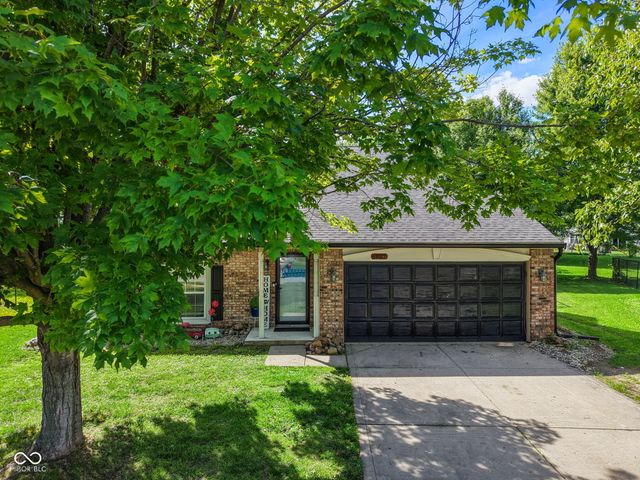 6677 Wimbledon Drive, Zionsville, IN 46077