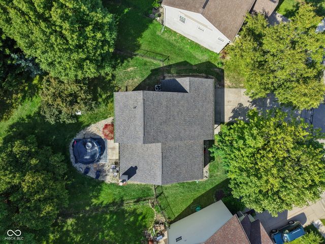 6677 Wimbledon Drive, Zionsville, IN 46077