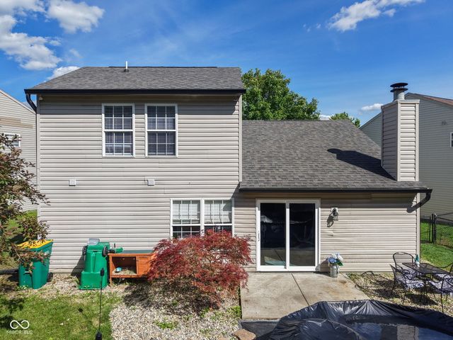 6677 Wimbledon Drive, Zionsville, IN 46077