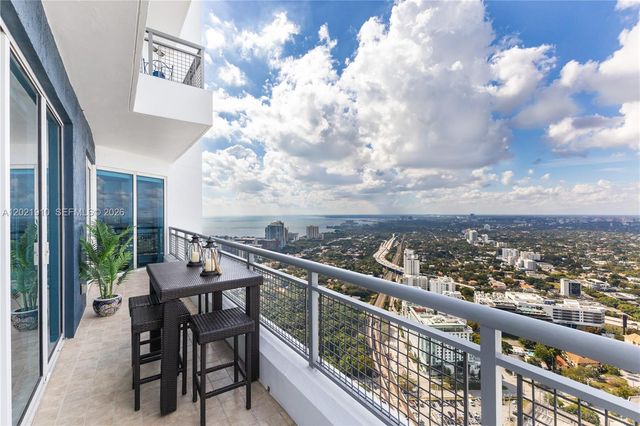 60 SW 13th St 4613, Miami, FL 33130