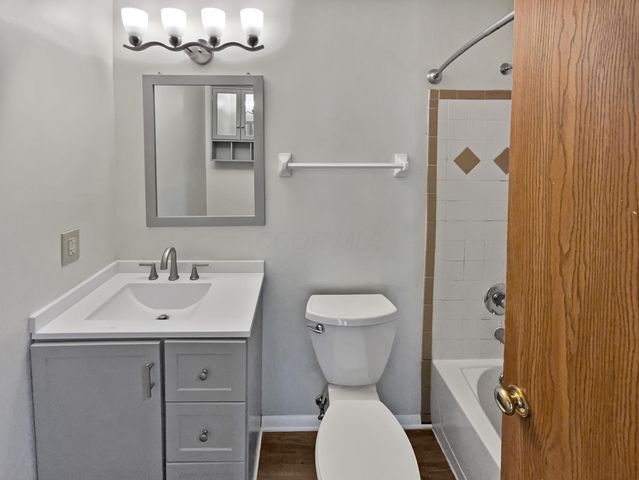 6800 Barker Drive, Canal Winchester, OH 43110