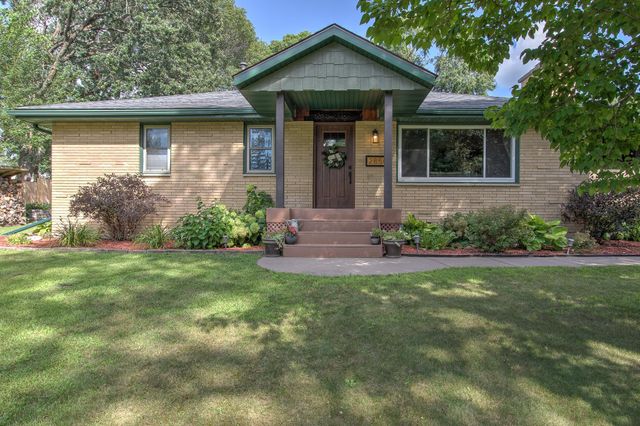 2850 Holly Street S, Cambridge, MN 55008