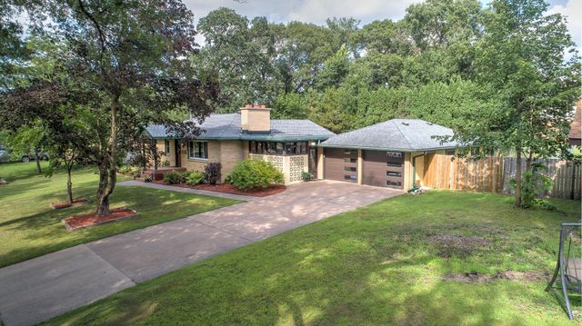 2850 Holly Street S, Cambridge, MN 55008