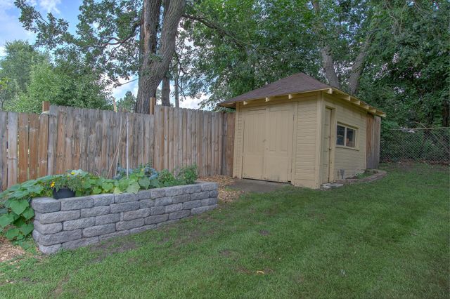 2850 Holly Street S, Cambridge, MN 55008
